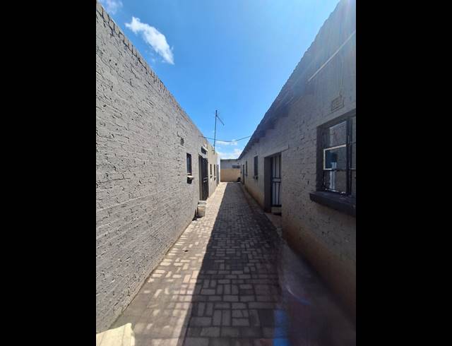 3 BEDROOM HOUSE FOR SALE IN VEREENIGING CENTRAL